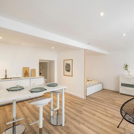 Quartier Du Chateau, Superbe Appartement Avec Parking ポー エクステリア 写真