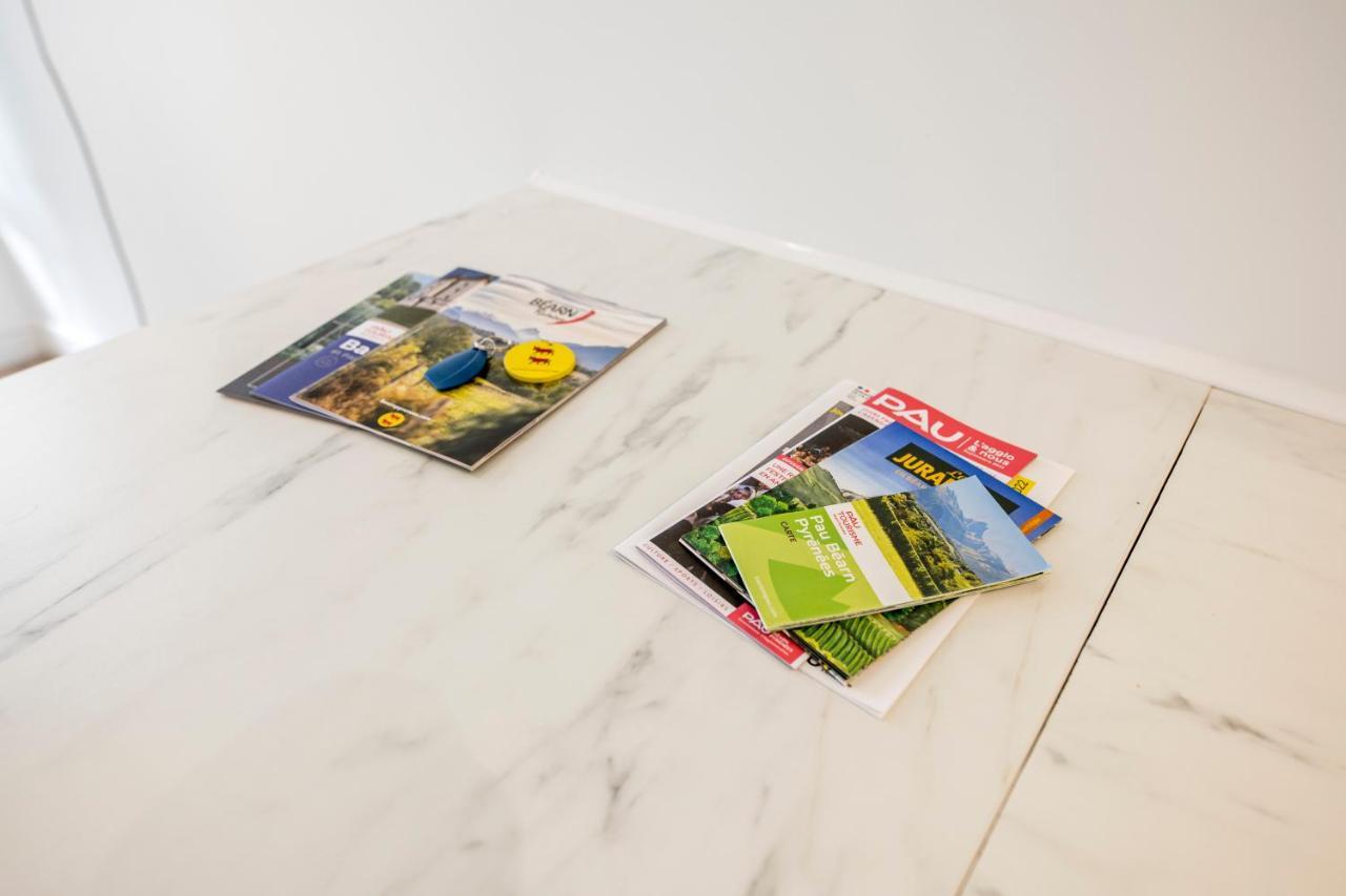 Quartier Du Chateau, Superbe Appartement Avec Parking ポー エクステリア 写真
