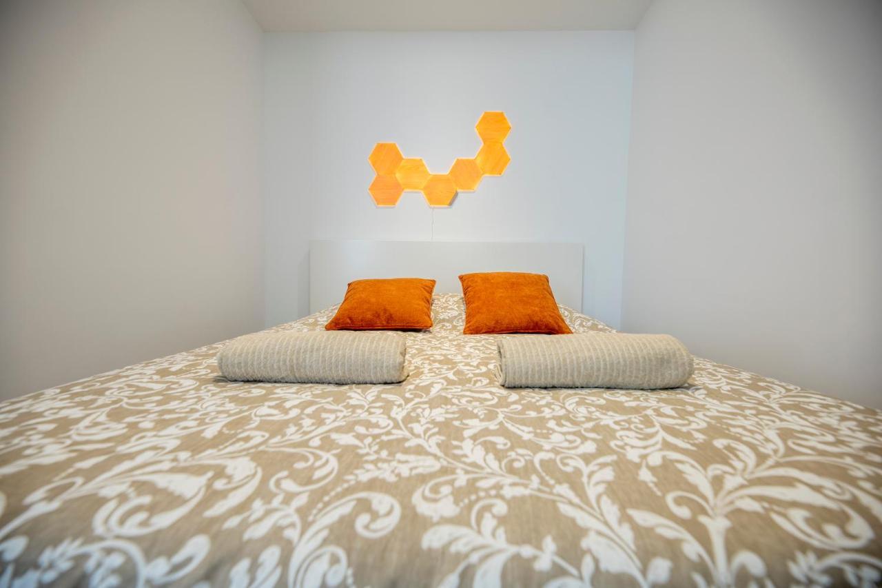 Quartier Du Chateau, Superbe Appartement Avec Parking ポー エクステリア 写真