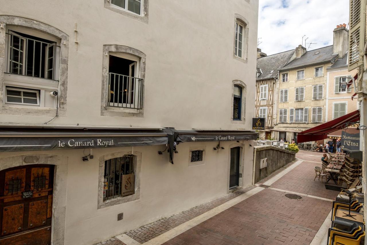 Quartier Du Chateau, Superbe Appartement Avec Parking ポー エクステリア 写真
