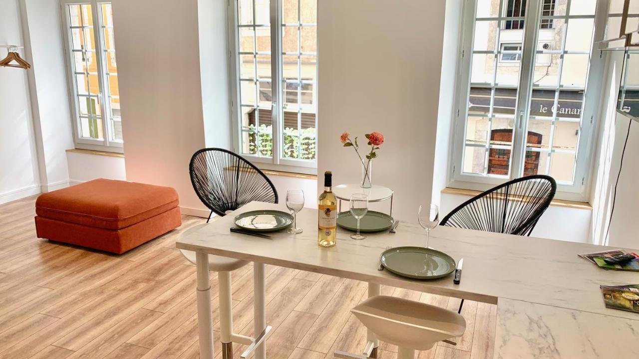 Quartier Du Chateau, Superbe Appartement Avec Parking ポー エクステリア 写真